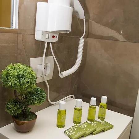 Tako - 호텔 티라나